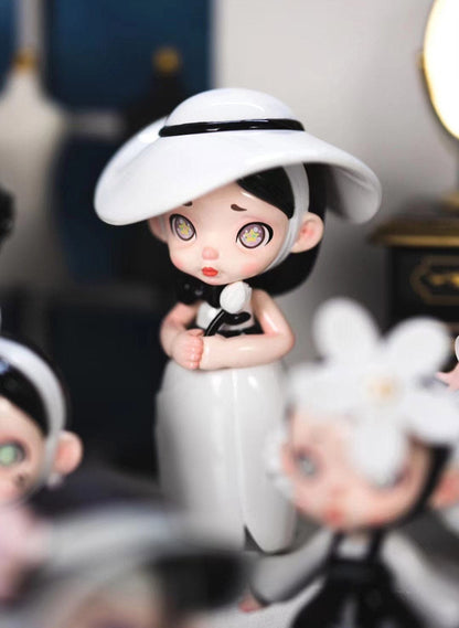 Laura The Charm Of Faded Hues Series Blind Box【Toycity】